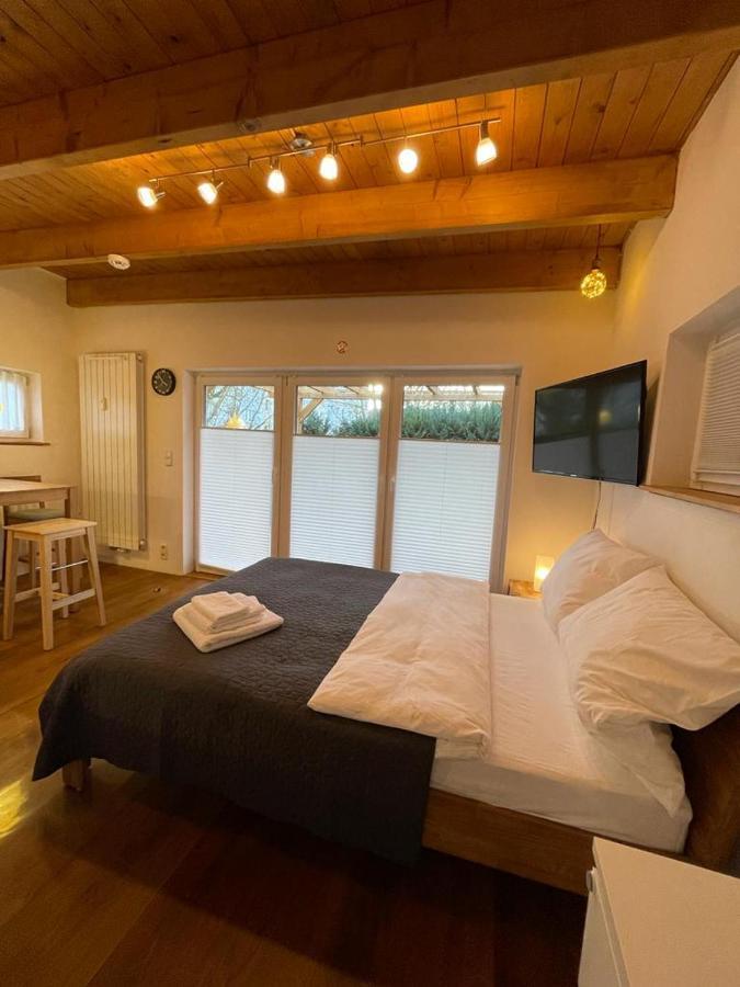 Ferienwohnung im Stadtzentrum von Bernau - Komfortable Wohnung mit 2 Zimmern, Bad, Spülmaschine, Waschmaschine, komplette Küche, WLAN, Terrasse, ruhige Lage Bernau bei Berlin Exterior foto