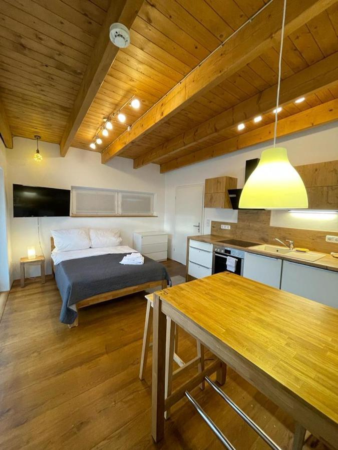 Ferienwohnung im Stadtzentrum von Bernau - Komfortable Wohnung mit 2 Zimmern, Bad, Spülmaschine, Waschmaschine, komplette Küche, WLAN, Terrasse, ruhige Lage Bernau bei Berlin Exterior foto