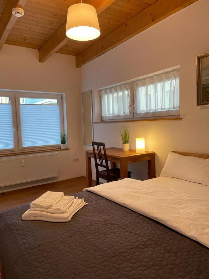 Ferienwohnung im Stadtzentrum von Bernau - Komfortable Wohnung mit 2 Zimmern, Bad, Spülmaschine, Waschmaschine, komplette Küche, WLAN, Terrasse, ruhige Lage Bernau bei Berlin Exterior foto